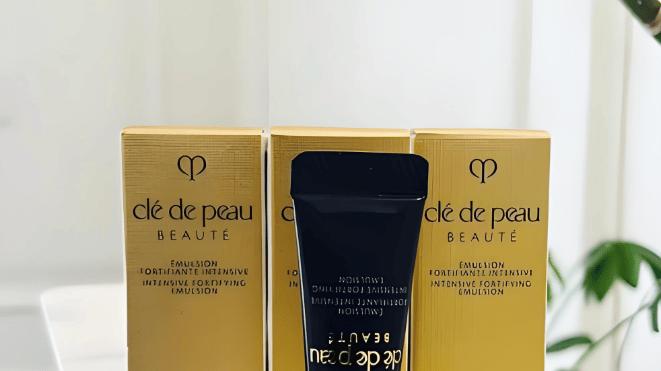 2025全球奢护乳液：七大品牌的科技与自然修护哲学，哪款是你喜欢的