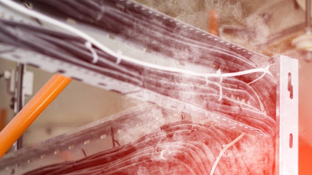 为什么多根电缆敷设时需要保持特定间距？