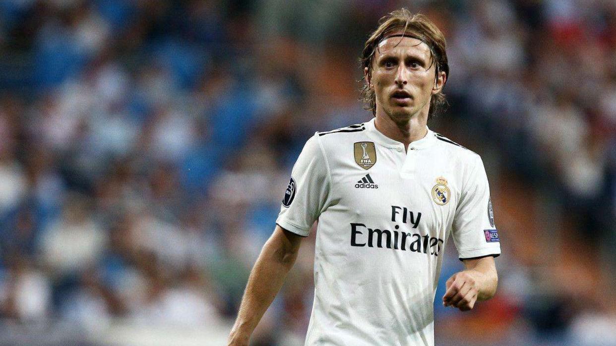 利物浦如今窘境，映衬皇马弗爷有多猛，萨拉赫需向莫德里奇看齐