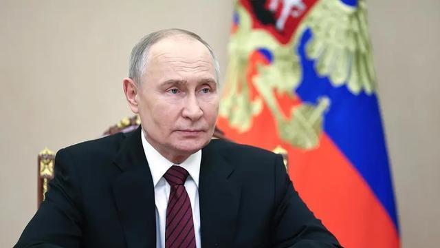 快讯！小马科斯承认失败，普京怒骂西方领导人，中国审判日本间谍