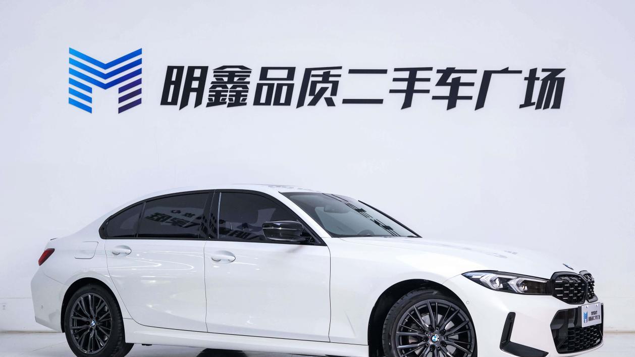 准新宝马3系，26万圆你蓝天白云梦！