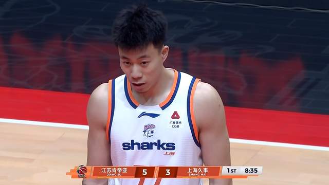 12分大胜，上海男篮变阵奏效，卢伟给洛夫顿下马威 张镇麟10+3领防