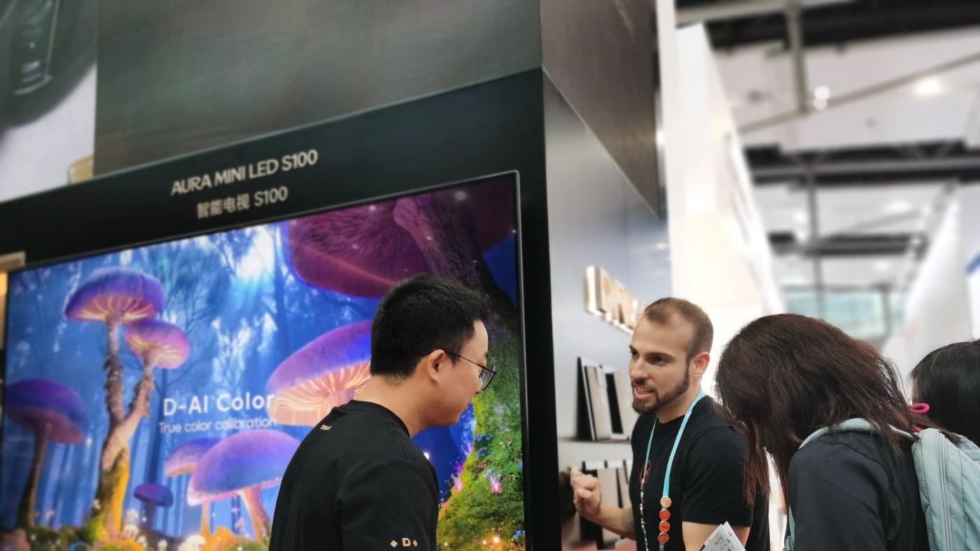 追觅电视V3000黑晶臻彩屏黑得深邃亮得通透，2025双11闭眼入！