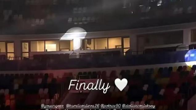 瓦利耶娃长大了？丰满身材惊艳众人，美得让人挪不开眼！