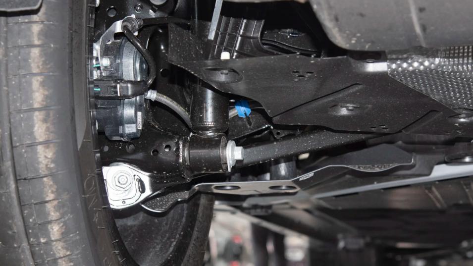 两种外观设计版本，宝马X1实力均衡，两驱四驱可选