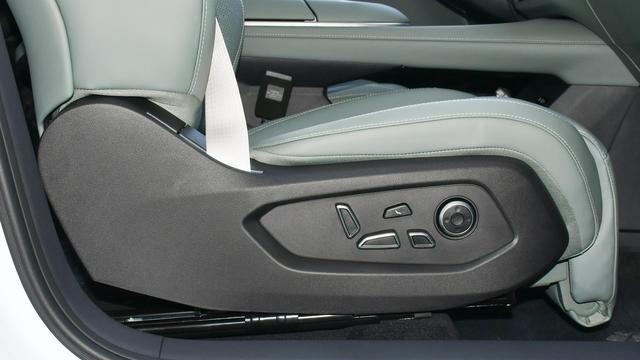 深蓝S07对比宋PLUS DM-i，两款热门新能源SUV，谁更胜一筹