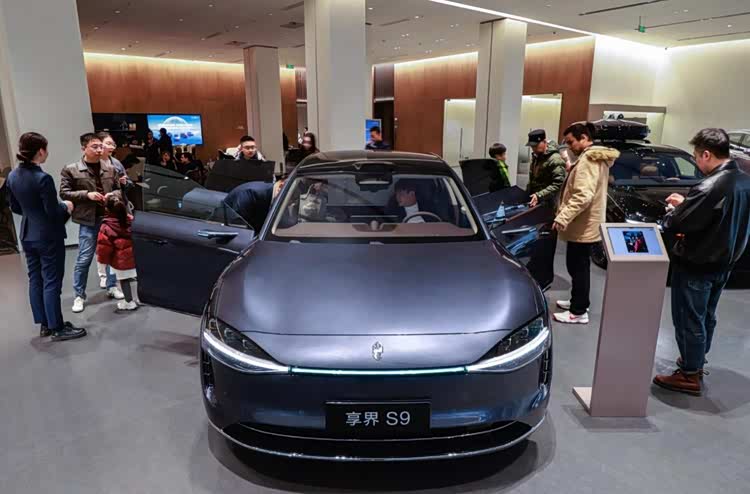 “新豪华”崛起：享界S9小订破两万，60%用户来自BBA