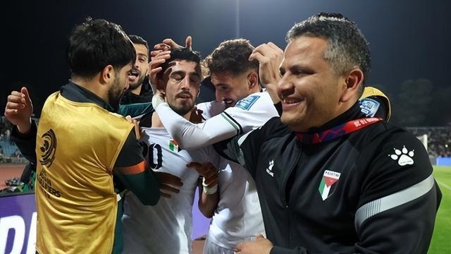 01变21！18强赛奇迹爆冷：垫底队88分钟扳平、97分钟读秒绝杀！