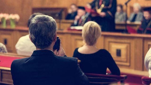 刑辩困局：案件证据，被告人能不能看？