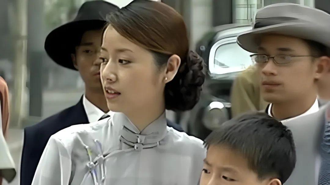 《半生缘》：女人有自己的经济能力，生活才更有底气