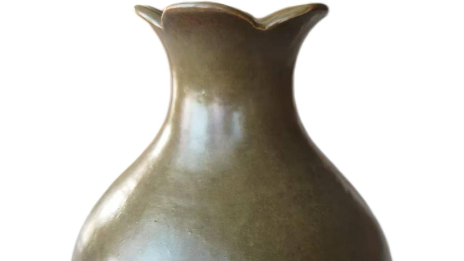 1061-康熙茶末釉石榴尊：清代御瓷的价值巅峰，解码单色釉收藏的财富基因与稀缺裂变