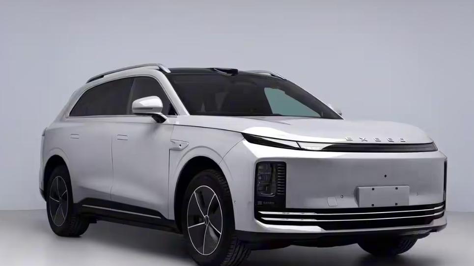 星途 ET7 登场：中大型车，选增程其实已经很明确了