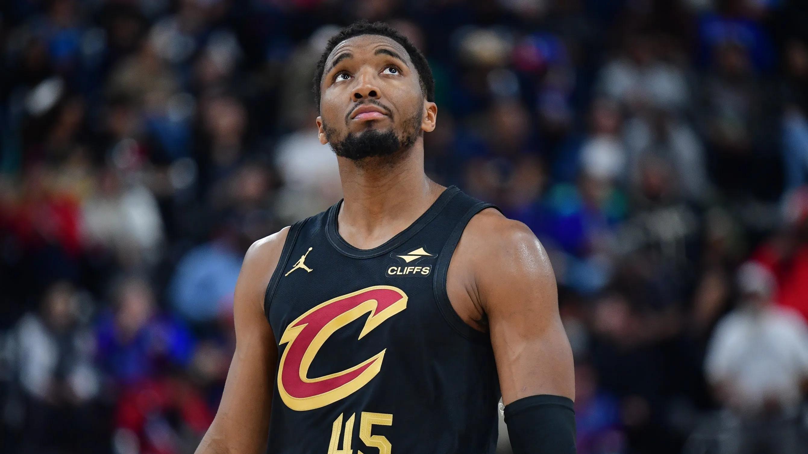 太阳主场血战，杜兰特42分力克联盟第一骑士