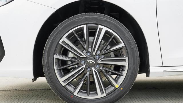 紧凑型车再添猛将，艾瑞泽8PRO上市！10万出头，这车到底值不值？