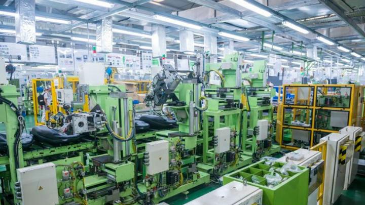 基于AI和大模型应用的机器视觉自动化流水线产品生产质量检测系统