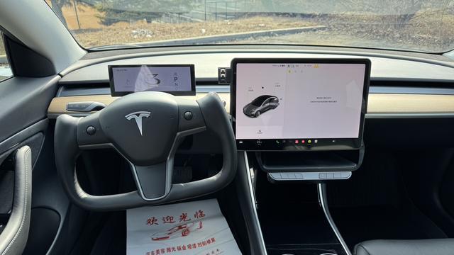 2019款特斯拉Model3，5万公里，纯电出行新选择，11.98万值吗？