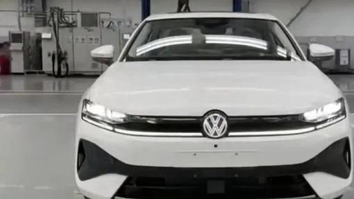 思域推终版、速腾换代，2025年燃油车来到了十字路口？