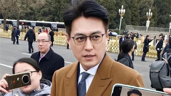 两会暴露明星体制地位，这4位明星能被国家邀请认可，身份不一般