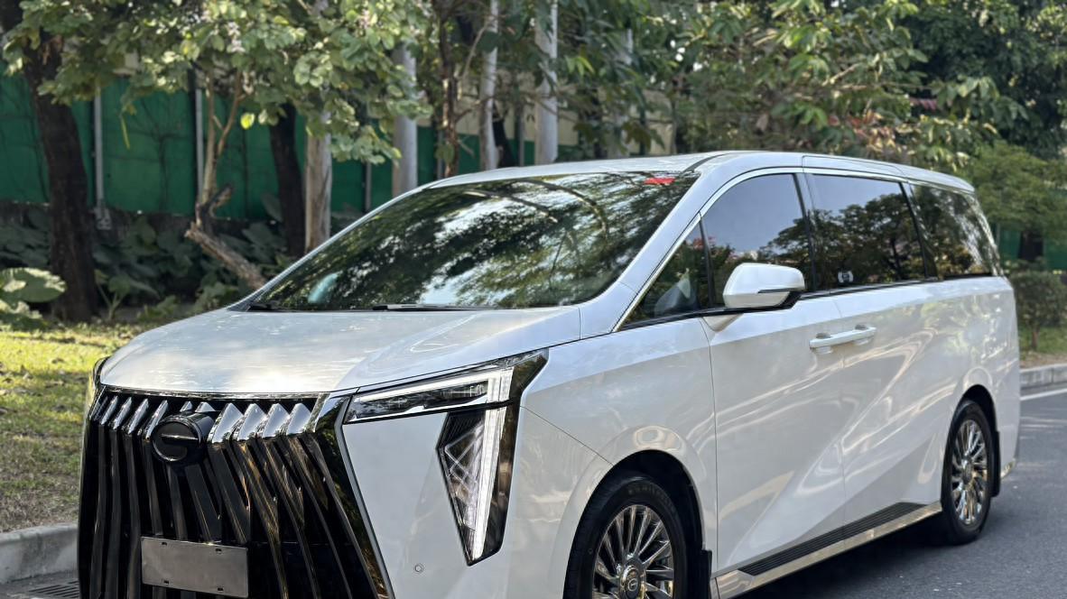 准新MPV之选，2023款传祺M8混动御尊版，一手车况仅售26.88万！