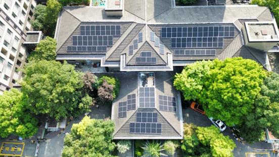 小区路灯会“追太阳”，厨余能变肥！清华大学气候院报告里藏着你家的低碳福利