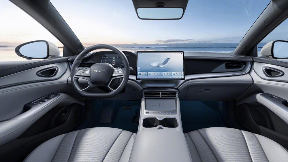 比亚迪预售：26款超美高配中级车，配激光雷达，现款11万！