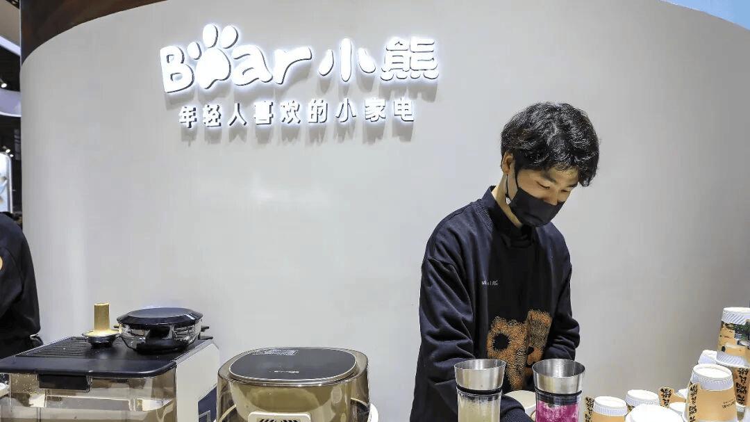 小熊电器：最甜的营销，最烫的教训