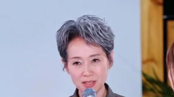 房琪的问题找到了！金句小作文那一套不行了，她也不是情商低，而是对当下的互联网环境水土不服了！