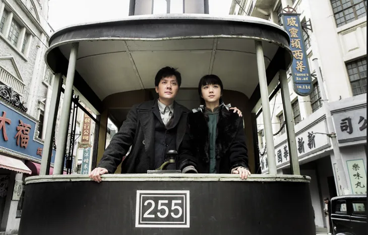 我承认我肤浅，因八卦不屑去读她的作品