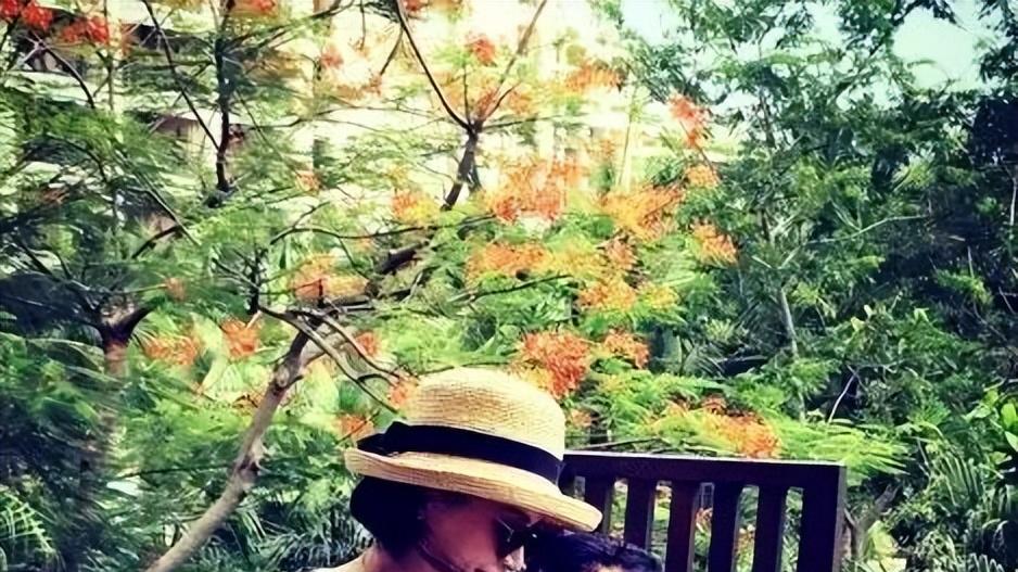 演员刘欣：不顾一切嫁邵峰，恩爱17年生一女，50岁依旧很美