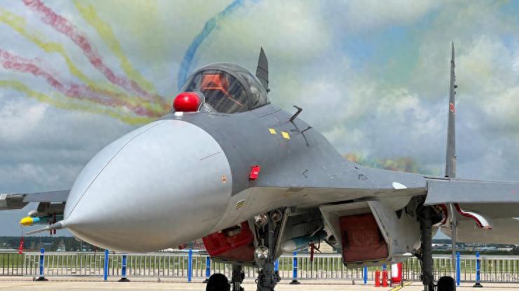 歼-11BG现身台湾岛以东，空速管极为刺眼，又让军迷们失望了？