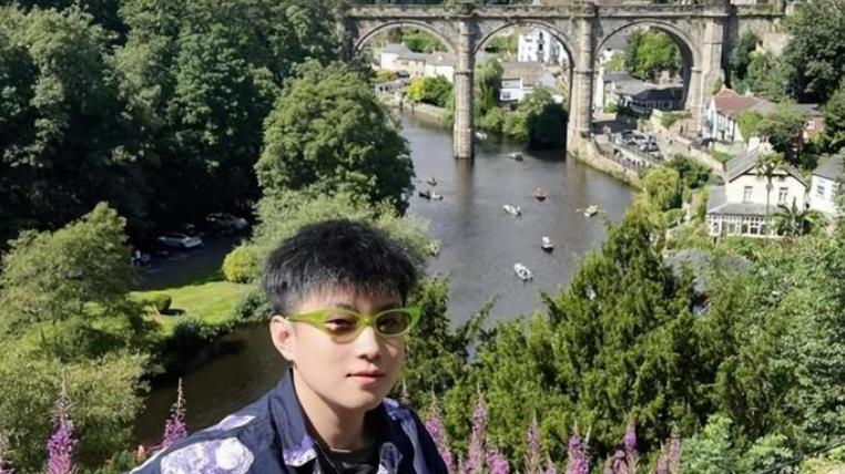 赵心童夺冠家世被扒！开库里南，英国有豪宅，爸爸是深圳医院院长