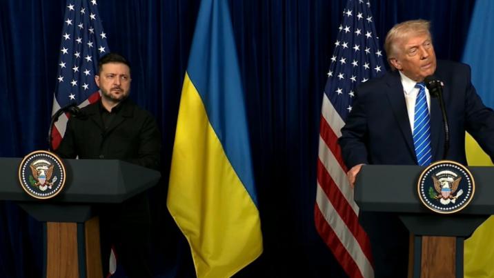 特朗普称“俄盼乌成功”引众怒，泽连斯基强忍不翻脸，尼科尔斯怒斥“史上最蠢”，普京却在背后笑而不语