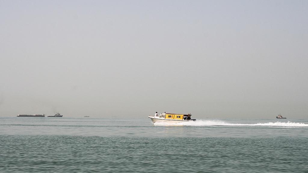 伊朗复仇不隔夜，出兵登船再次扣押油轮