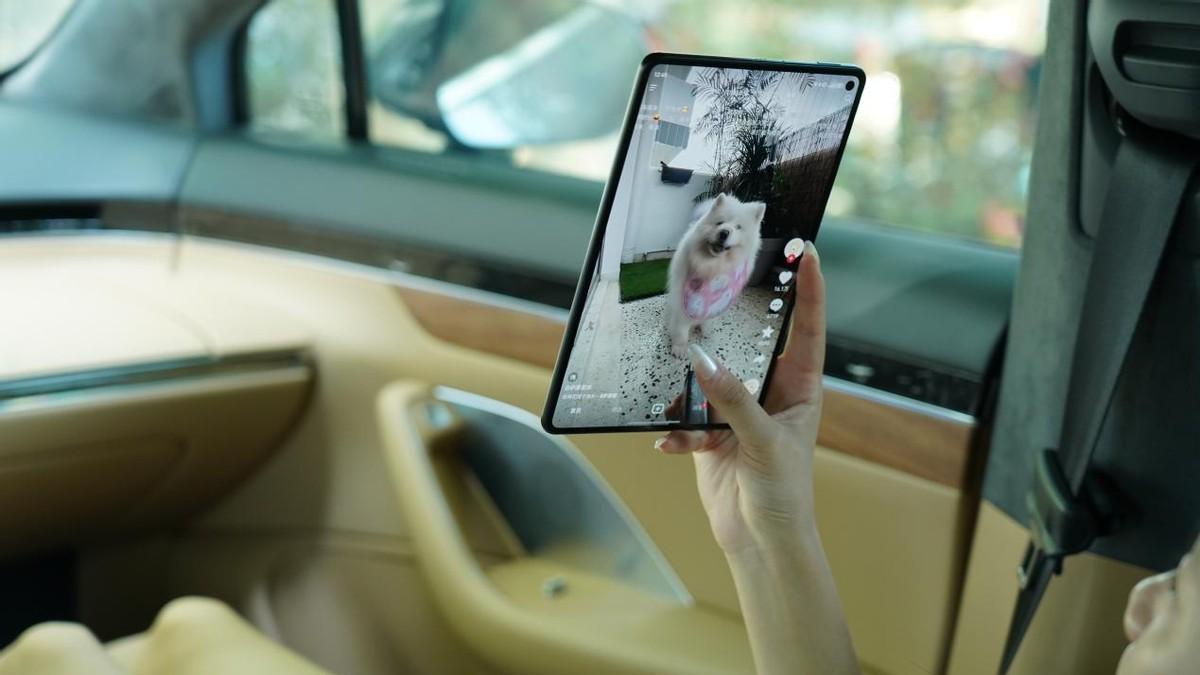 上手华为发布的新款8.8英寸旗舰平板华为MatePad Mini，好手机