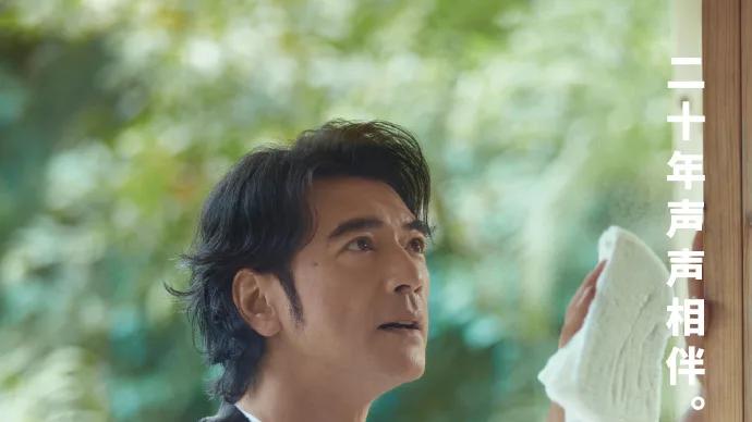 擦玻璃阿北“打工兼差”竟是金城武！51岁真面目网吓：牛了