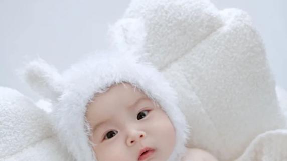 纯母乳熬到6个月，你和宝宝都将收获“隐形礼物”