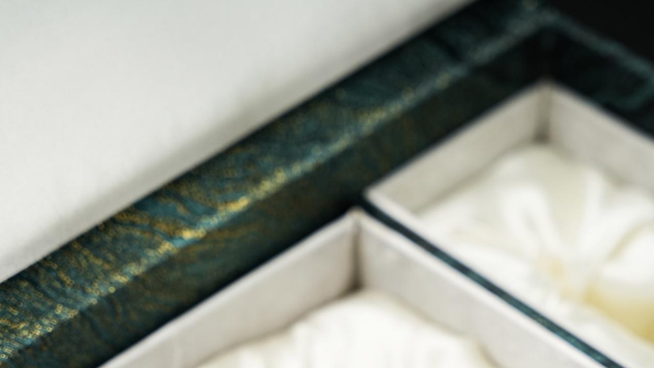 你的紫砂壶养了三个月没变化？可能是你的泥料没选对