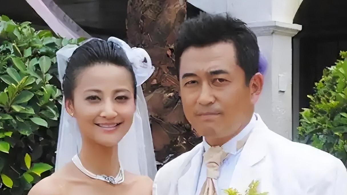 原来她就是王志飞二婚妻子，童年"古装女神"，如今45岁仍似少女
