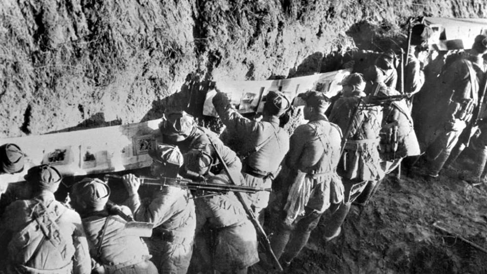 寒夜里的战壕：双堆集战役，战士们每天爬 10 米，用血肉拼出胜利