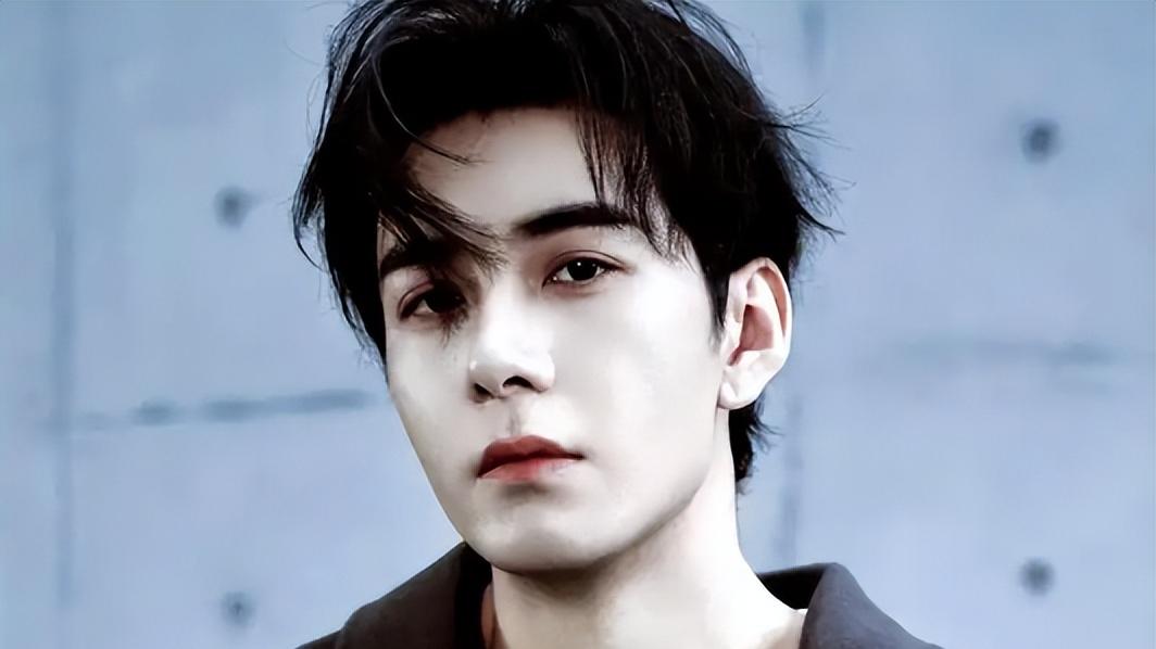 4岁就入圈，25年不要经纪人，颜值演技俱佳的独一份的男演员