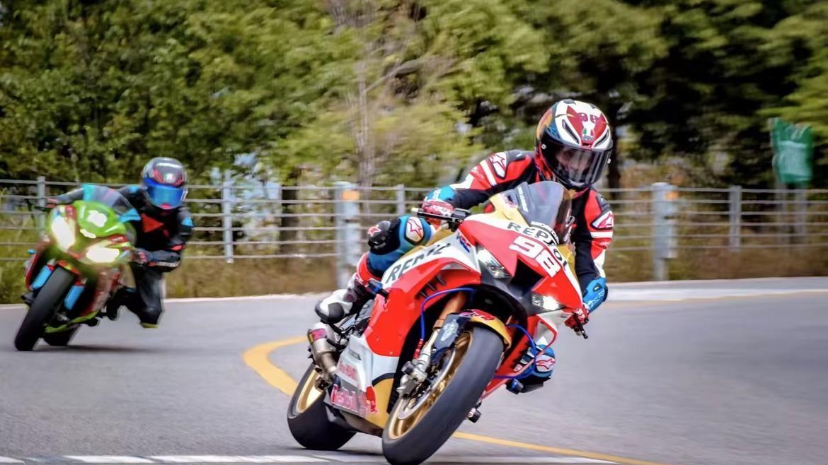 龙泉山“车神”陨落：百万装备也挡不住死神镰刀？