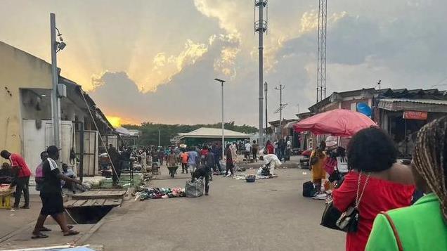 摩旅非洲：在非洲成家立业的女人什么样？就白雁这样！