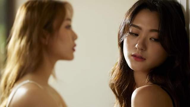 关于爱情的文案：我更喜欢有结果的树