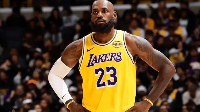 湖人出局詹姆斯东契奇已尽力，小里又掉链子，替补表现大相径庭