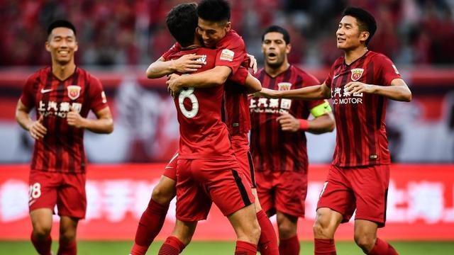 上港左后卫李帅红牌！  谁来救火？  新阵容面临考验！