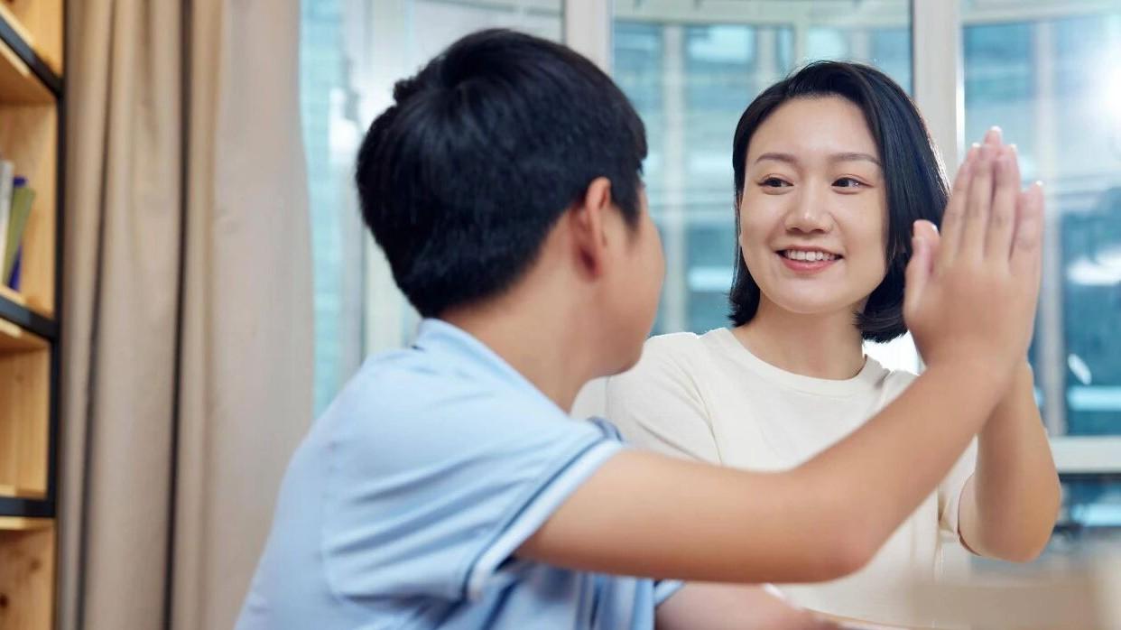 孩子沉迷手机？不是自制力差，是大脑在“求救”！