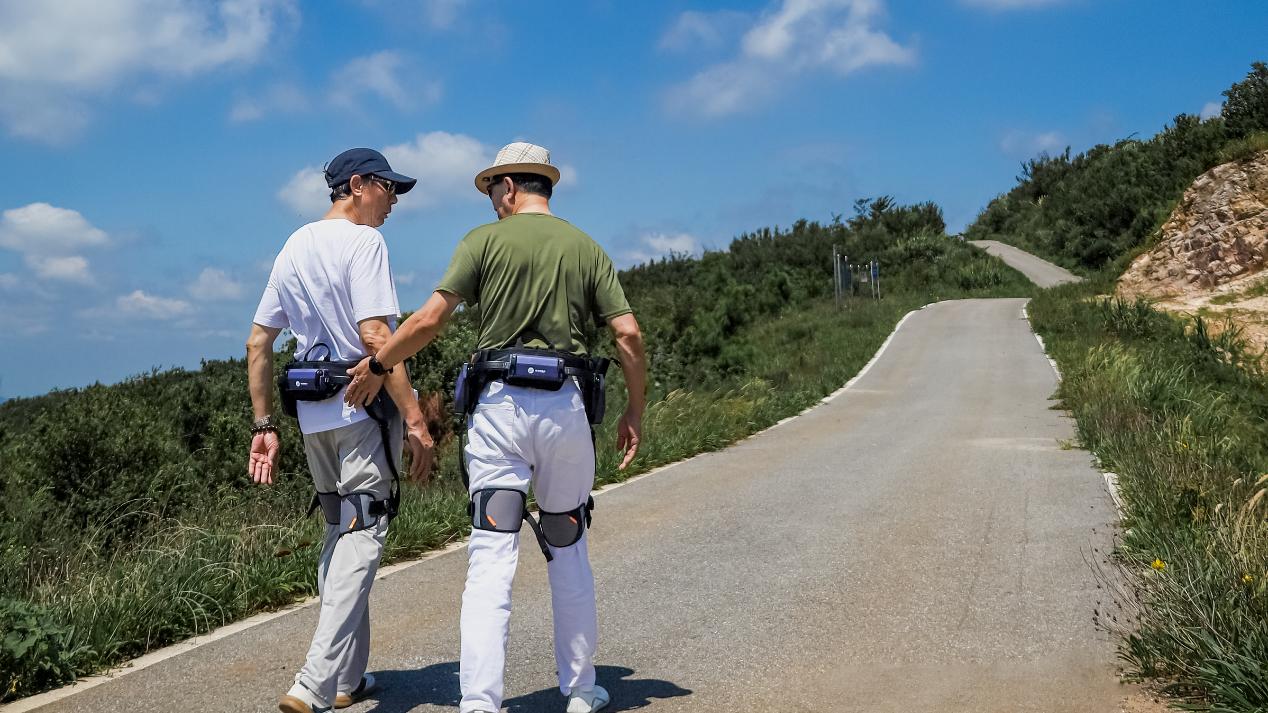 两轮融资收官2025！优龙机器人获谊安集团战略投资，外骨骼行业分化加剧