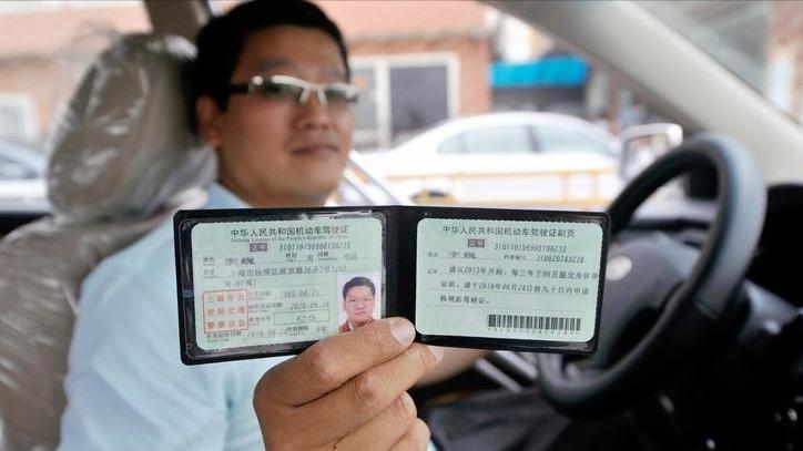C1驾照怎样升级到A2驾照？交警：满足这3个条件就可以，别弄错了