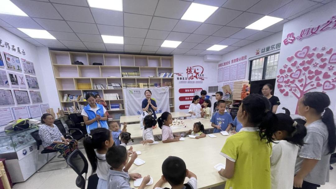 公益丨常青藤13年，艰难中前行