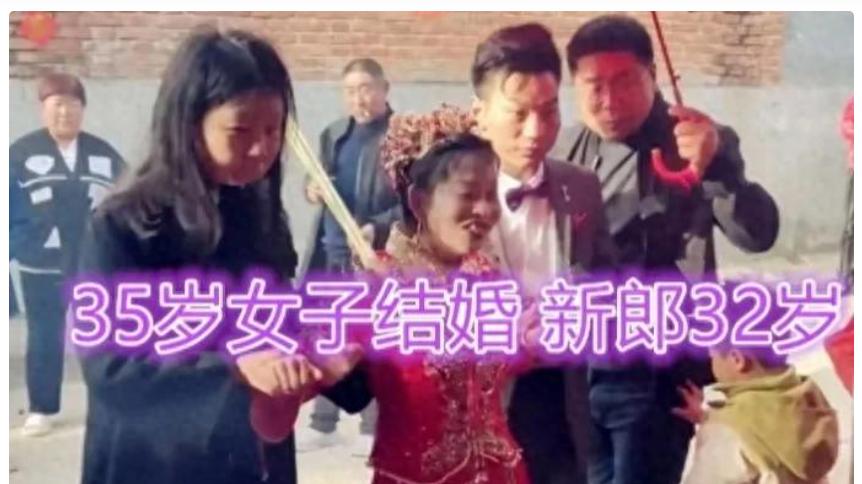 河南一男子结婚 新娘长相磕碜 男子丝毫不嫌弃 熄了灯都是一个样的